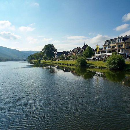 Sonnenuhr Bed & Breakfast Bernkastel-Kues Exterior photo